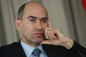 Janša: Zasebno sem srečen, v politiki pa ne