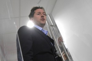 DZ bo dobil novega poslanca, a ostal brez dosedanjega predsednika