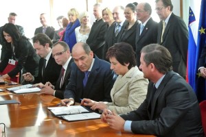 Koalicija danes o reformah in drugih protikriznih ukrepih