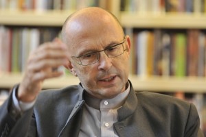 Jože Dežman zanika navedbe Ljudmile Novak, da naj bi podprl sprejeti arhivski zakon