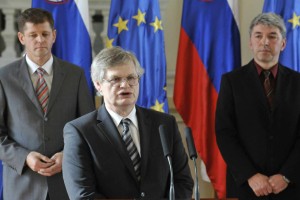 Štefanec danes predvidoma tudi o svoji odločitvi, da ostane na mestu predsednika KPK