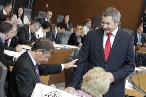 SMC, DeSUS in SD nadaljujejo koalicijska usklajevanja; v ospredju kadrovski razrez