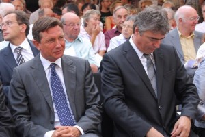 Predsedniški kandidat Pahor bo delal v tovarni nogavic