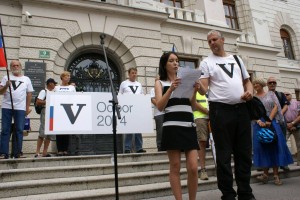 Karmen Kozmus: Rdeča zvezda je sramotna, saj simbolizira totalitarizem
