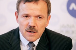 Pojbič zapustil Janšo, a vseeno odletel z direktorskega stolčka