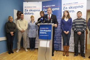 Türk v drugem krogu kampanje napadel varčevalne ukrepe
