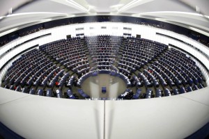 Anketa CES: Na evropskih volitvah zmaga SDS in EPP