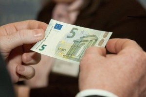 Tretjina malih dolžnikov poravnala davčni dolg