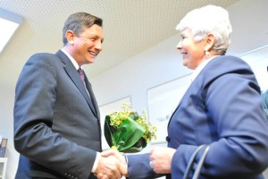 Jutarnji list: EU pričakuje od Pahorja, da Slovenija ratificira hrvaško pristopno pogodbo
