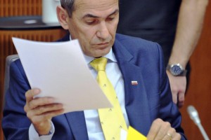 Janša zaradi obsodbe v zadevi Patria vložil ustavno pritožbo