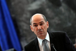 Janša: Bolj kot številke nas zanimajo ukrepi za reševanje bank