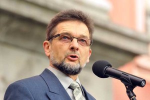Štuhec: Zore je bil za nadškofa izbran "brez kakšnih ozadij sivih stricev"