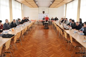 Pred napovedano stavko javnega sektorja danes nov poskus za pogajalsko mizo