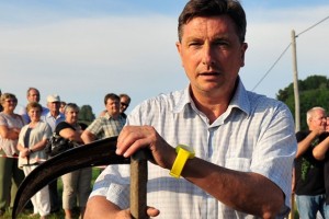 Anketa: Prepričljiva zmaga Pahorja