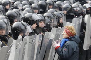 Ukrajinske oblasti protestnikom grozijo z uporabo sile