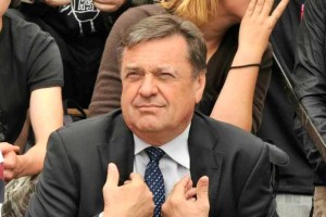 Janković grozi z interpelacijo in referendumom