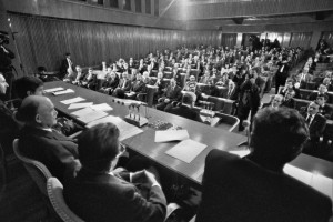 Ob današnjem prazniku politika o enotnosti leta 1990, poznejših napakah in trenutnem stanju v državi