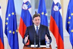 Pahor se v teh dneh sestaja z vodstvi parlamentarnih strank
