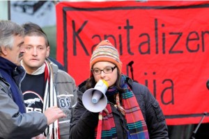 Anketa: Kapitalizmu bo odklenkalo