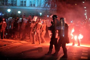 Hojs: Med pridržanimi zaradi nasilja na protestih tudi štirje vojaki