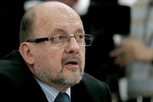 Jezni Jelinčič odkorakal iz sodne dvorane še pred izrekom kazni
