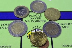 Pred sprejemom na vladi številni odzivi na predlagano obdavčitev nepremičnin