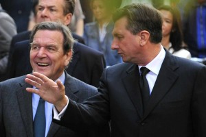 Bivši nemški kancler Schröder ob obisku Slovenije podprl Pahorja