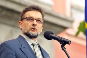 Štuhec: Režiserji Patrie so res zanetili veliki ogenj na katerem se cvre Slovenija kot pravna država