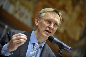 Bo Potočnikovega naslednika imenovala vlada tik pred odhodom, ki je »zafurala« državo?