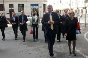 Anketa: Na evropskih volitvah bi zmagali listi SDS in SLS-NSi