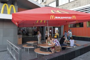 Moskva sredi spora z Zahodom začasno ob štiri McDonaldse