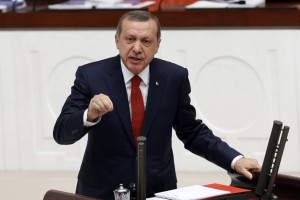 Erdogan zmerja "rasistično, fašistično in kruto" EU; v Bruslju vse manjša podpora turškemu članstvu