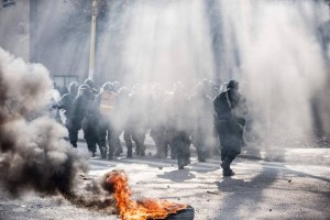 Bosanska pomlad: več kot sto poškodovanih v nemirih v Tuzli