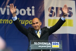 Slovenski utrip: SDS prva med strankami, vlada s komaj tretjinsko podporo