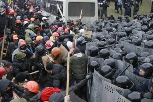 Na ulicah Kijeva 100.000 protivladnih protestnikov