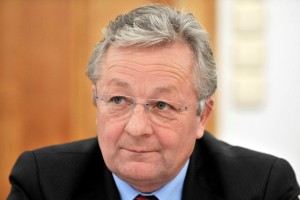 Minister Stepišnik: Evro je »kar dobra stvar«, v območju evra moramo ostati, dokler bo šlo