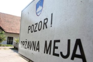 Arbitražno sodišče objavilo stališča Slovenije in Hrvaške 