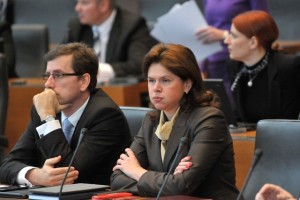 Bratuškova kar ne najde finančnega ministra