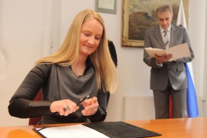 Sodni svet samo opomnil sodnico Vesno Pavlič Pivk