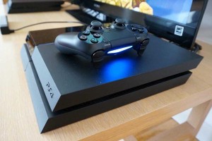 Sony prodal pet milijonov najnovejših konzol, Microsoft štiri milijone
