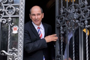 Tudi Janši na sodišču vročili sodbo v zadevi Patria