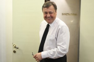 Še ena sodna farsa: Novinar obsojen zaradi »žaljenja« Jankovića