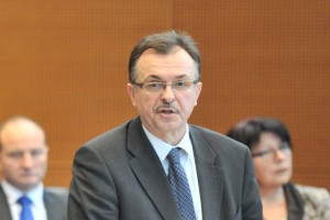 Tanko: Iz razmer globoke krize se ni smiselno norčevati