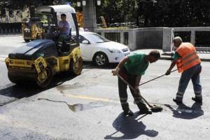 Direkcija za ceste zmanjkalo denarja za popravila cest
