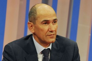 Janša: Mislim s svojo glavo in ne sprejemam ukazov iz Murgel