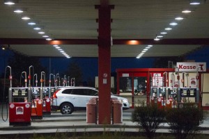 Opolnoči nova rekordna podražitev goriv