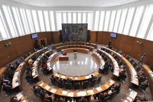DZ začenja obravnavo rebalansa proračuna za leto 2014