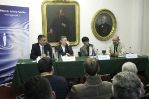 Maja Sunčič: Kučan je v slovenskih dominantnih medijih nedotakljiv