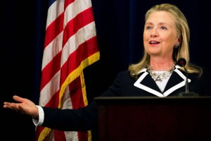 Bushev strateg Karl Rove ugiba o možganski okvari Hillary Clinton