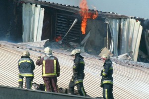 Lastniki stanovanja, v katerem se je zadušil 18-letnik, bodo morali plačati odškodnino